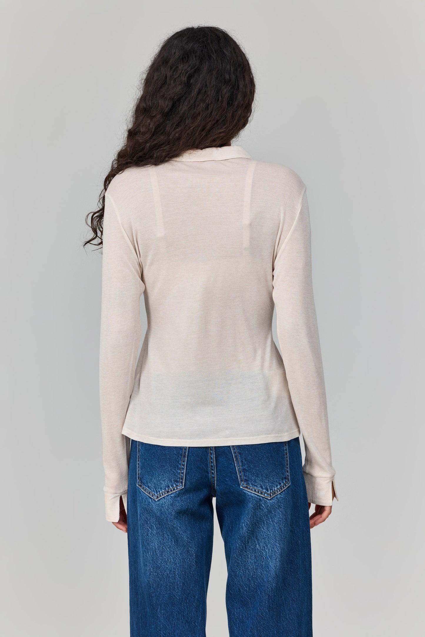 חולצה בקו נקי