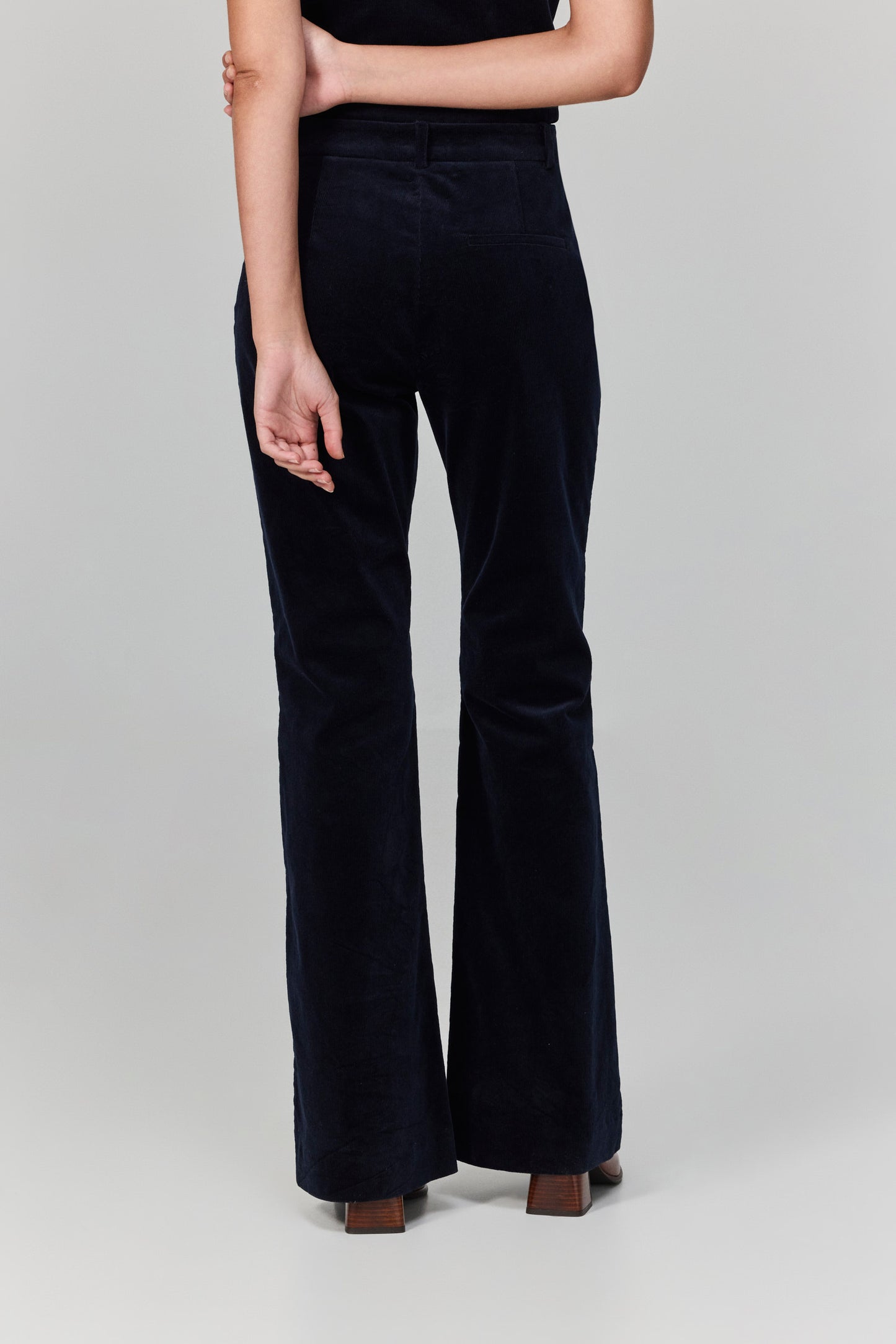 מכנסיים של בוקר טוב