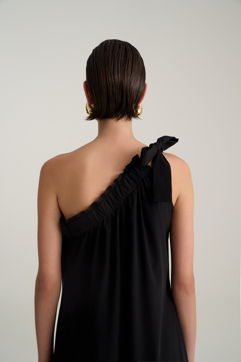 שמלה עד קצה הלילה