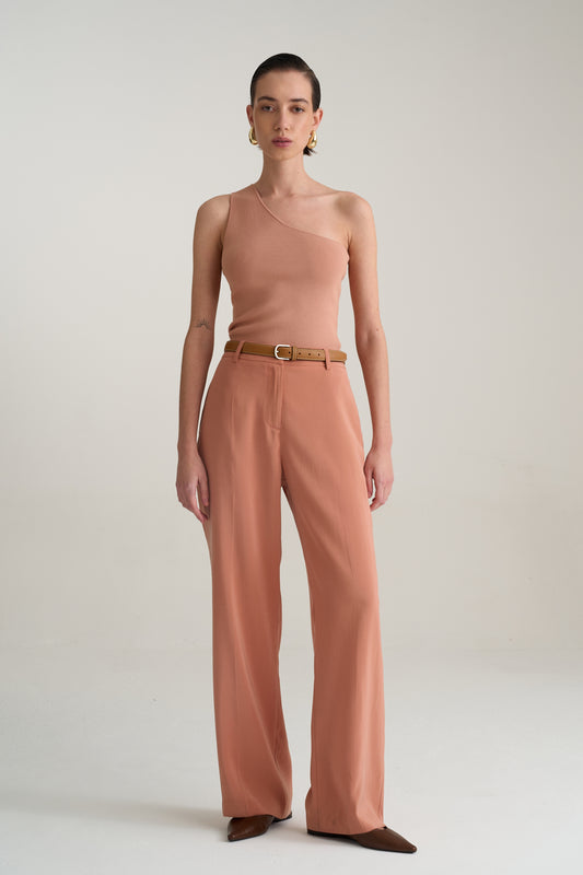 מכנסיים עם עתיד ורוד