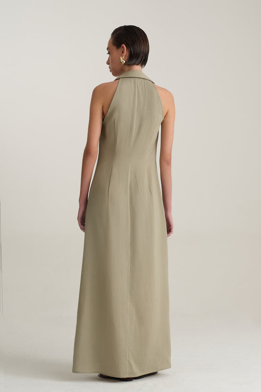 שמלה שלוקחת את החיים בכיף