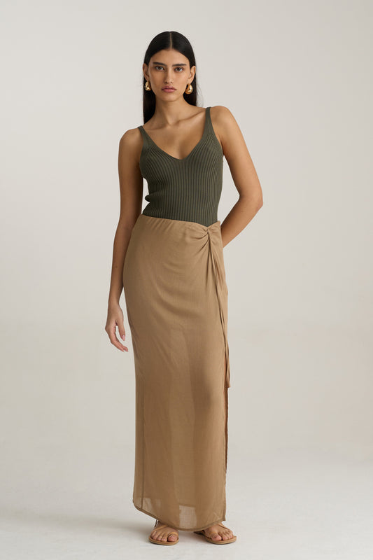 סריג שקרוב ללב