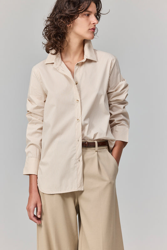 מכופתרת על אמת