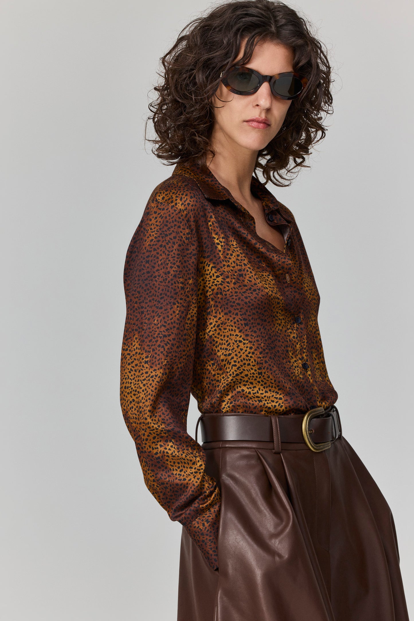 חולצה עם אגו