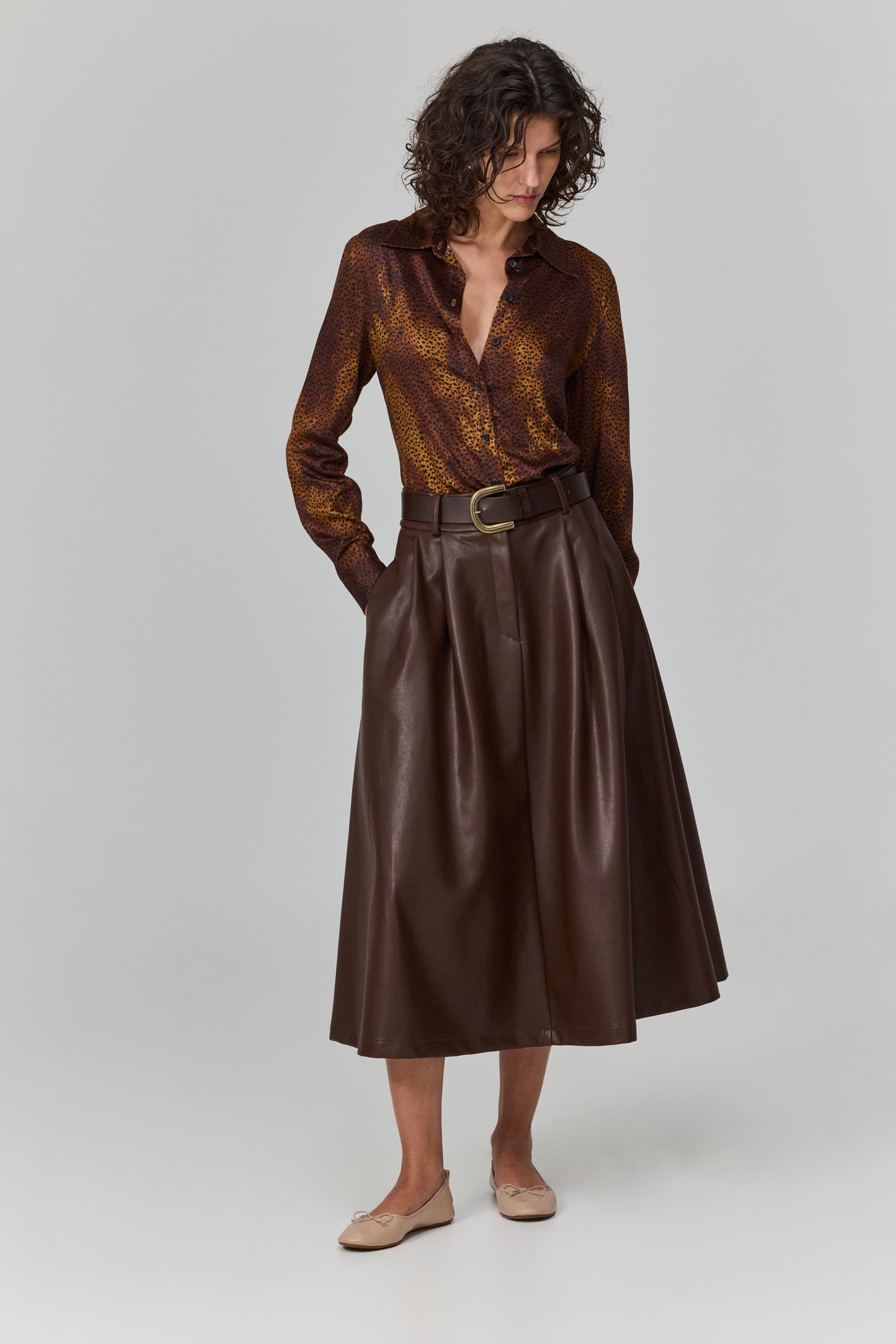 חולצה עם אגו