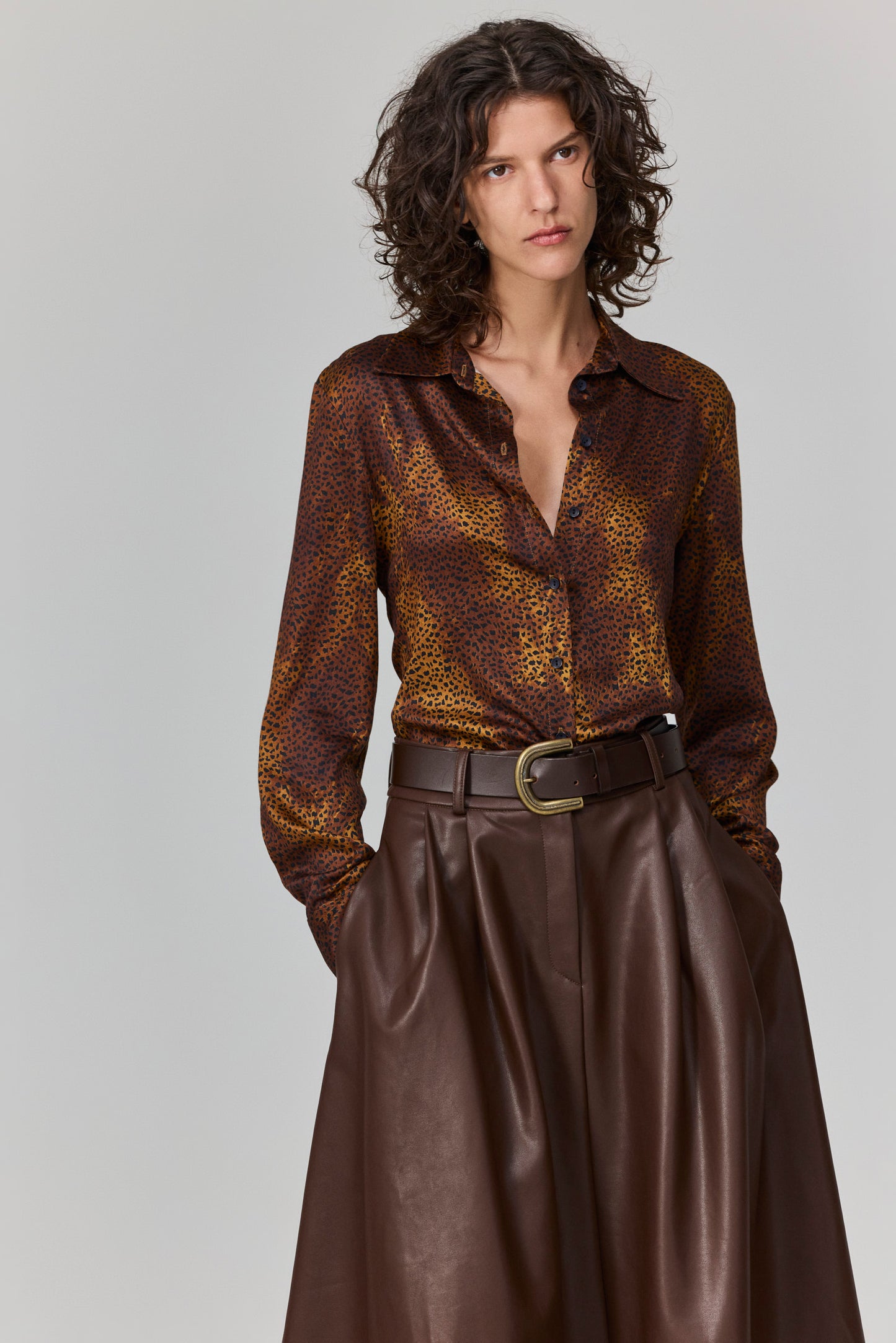 חולצה עם אגו