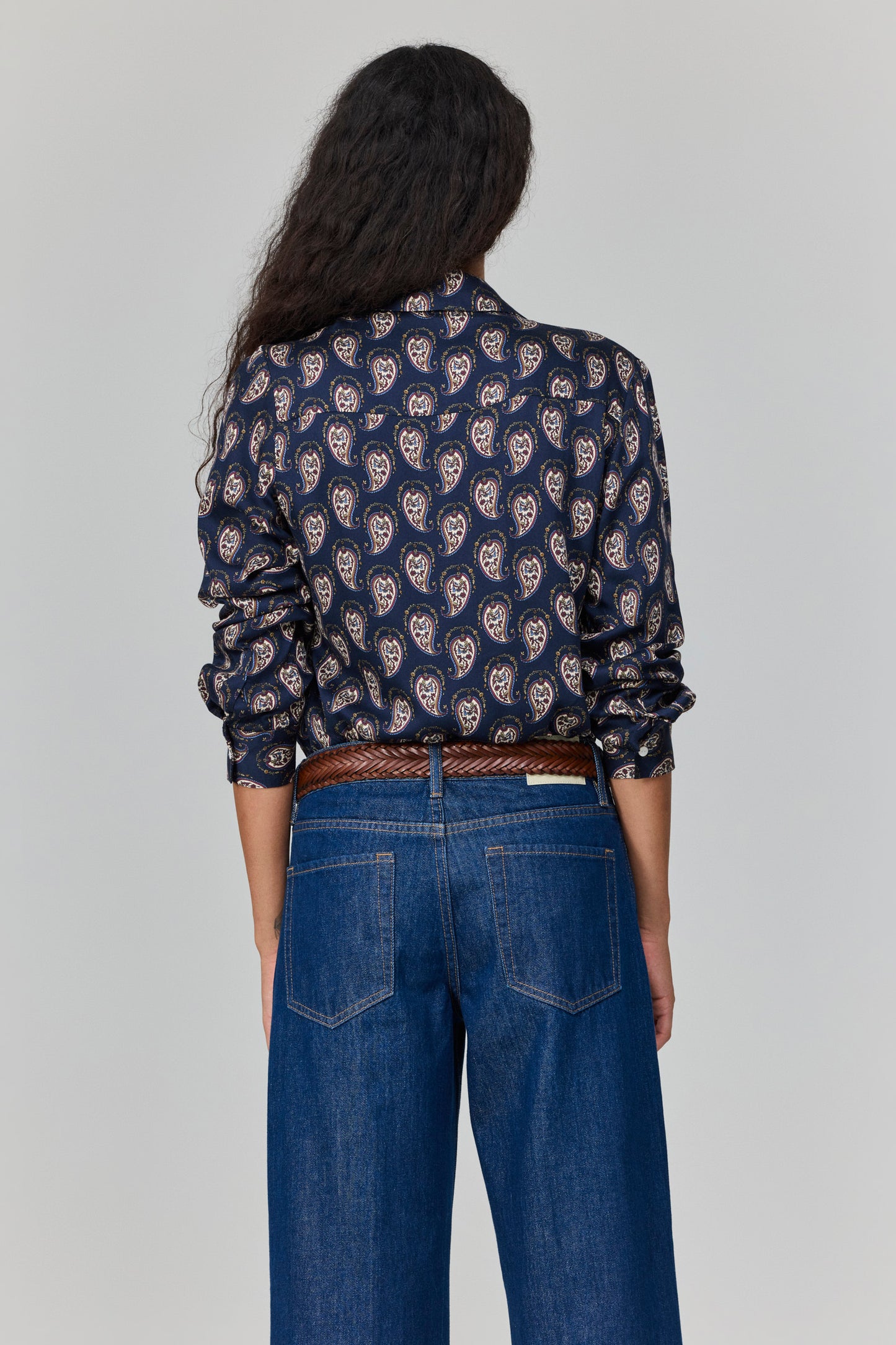 חולצה שלא מתנצלת