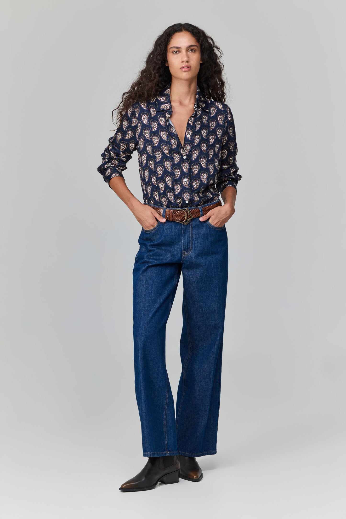 חולצה שלא מתנצלת