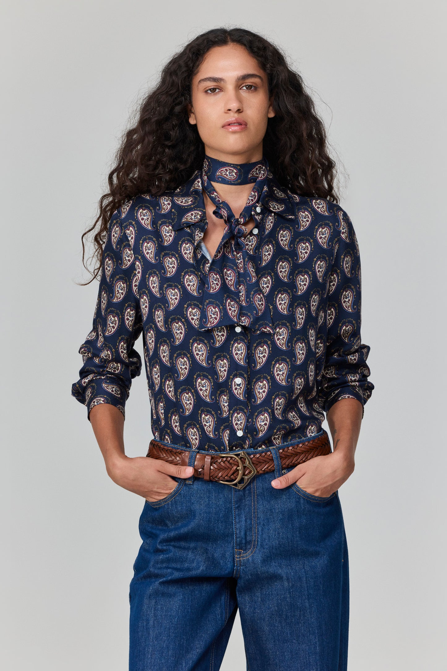 חולצה שלא מתנצלת