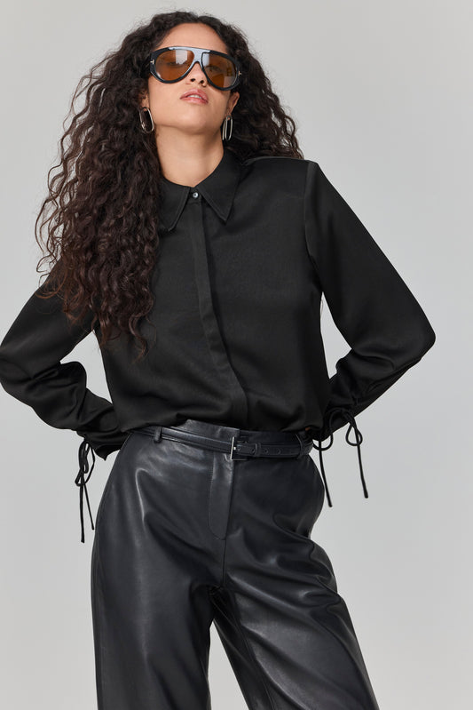 חולצה כתפיים חזקות