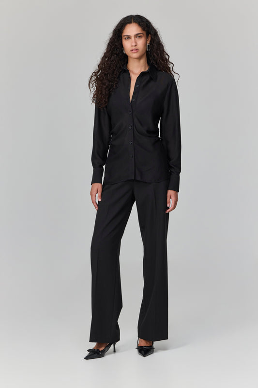 חולצה עם שאיפות