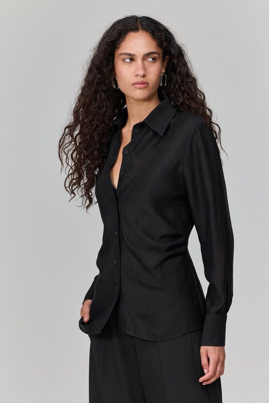 חולצה עם שאיפות