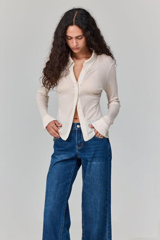 חולצה בקו נקי