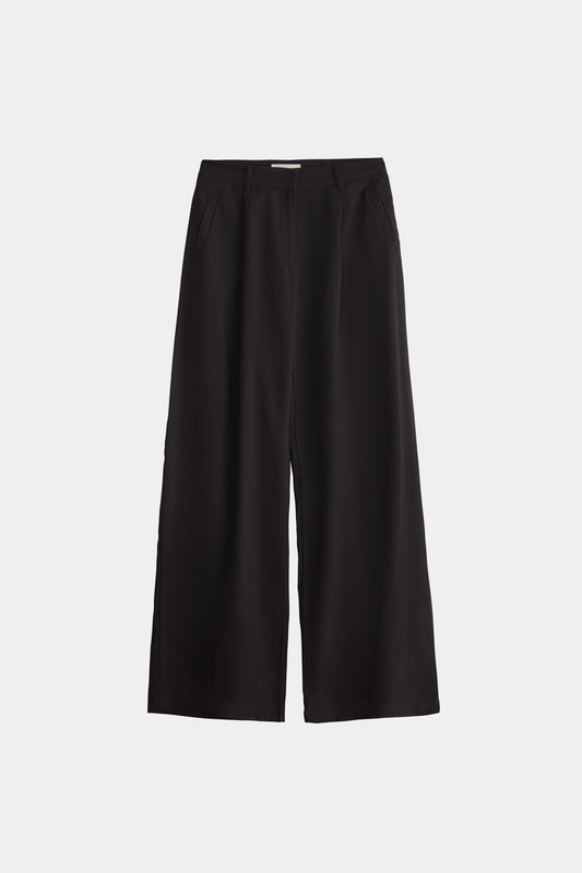 מכנסיים ברוחב לב