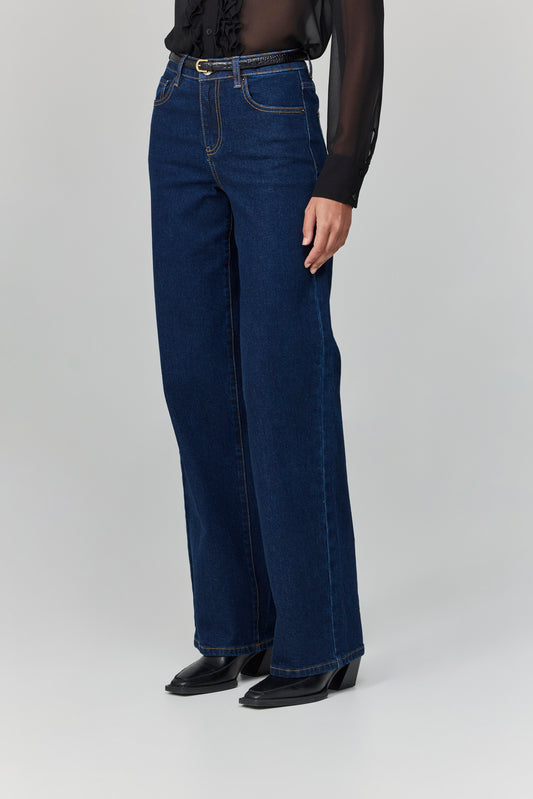 ג'ינס שנותן ברגל רחבה
