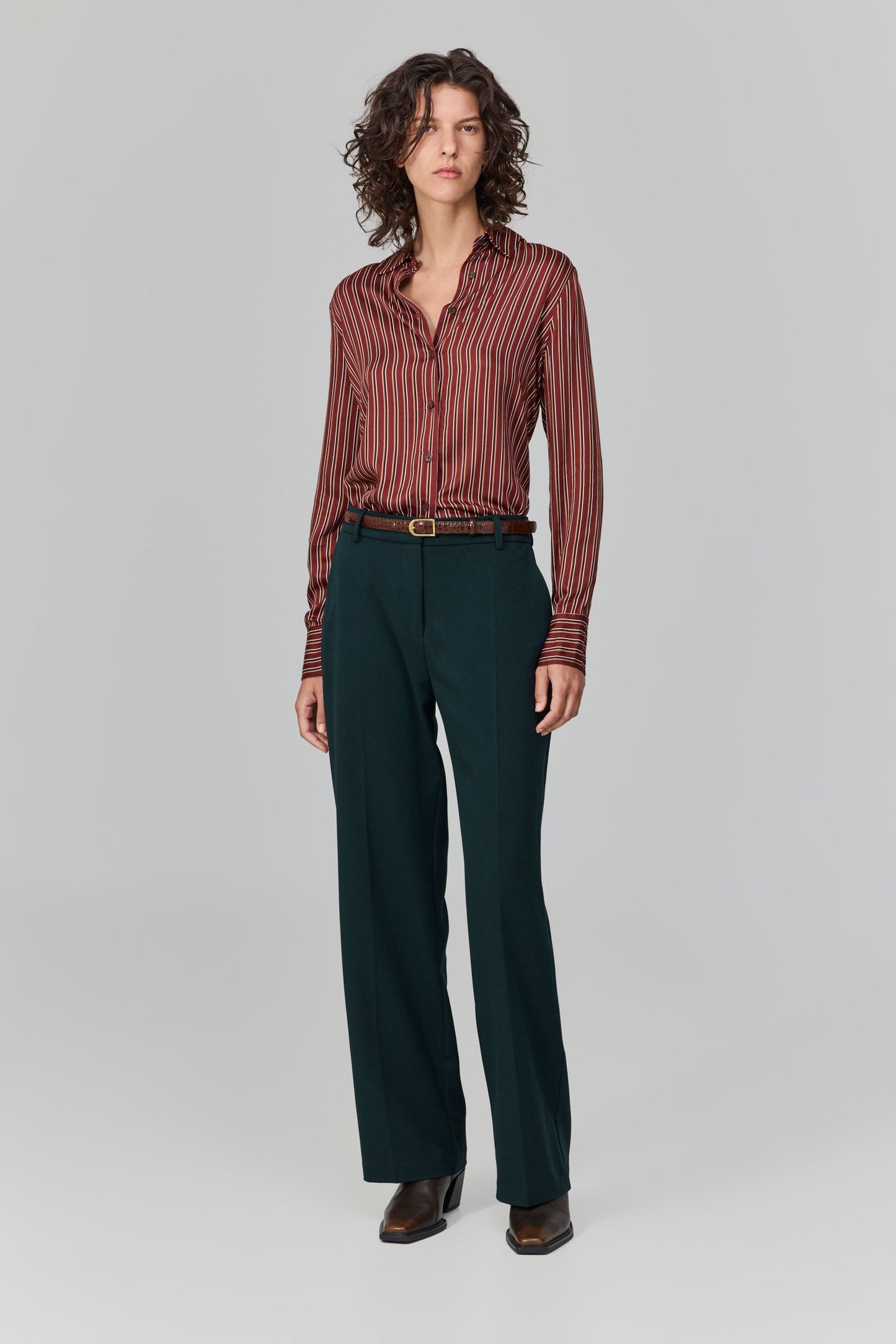 מכנסיים שמחזיקים סיפור