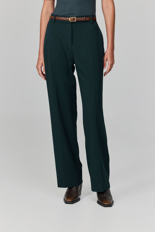 מכנסיים שמחזיקים סיפור