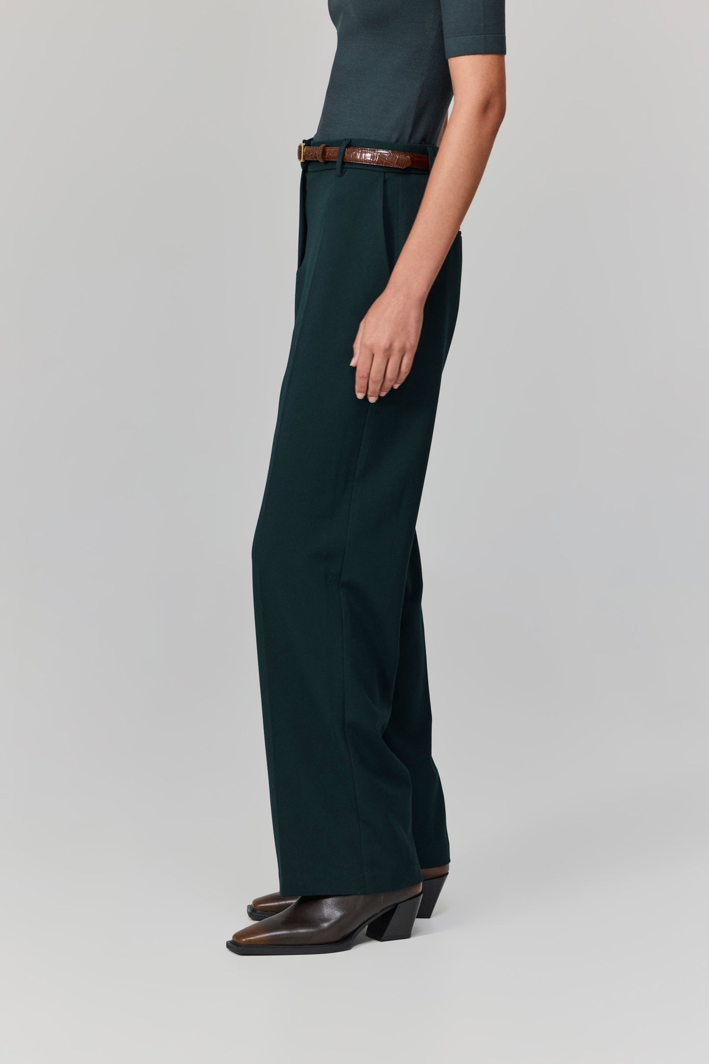 מכנסיים שמחזיקים סיפור