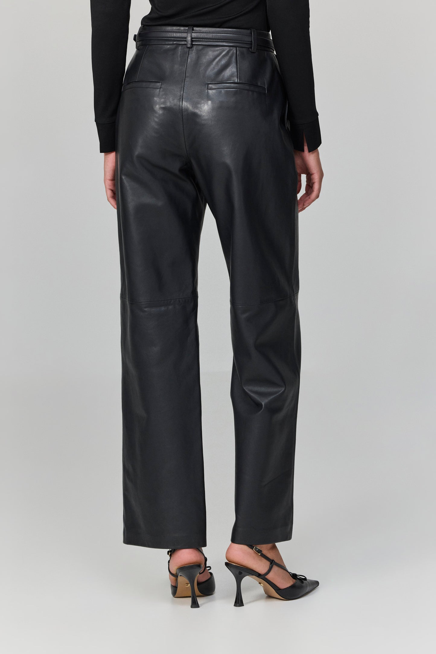 מכנסיים עם נוכחות