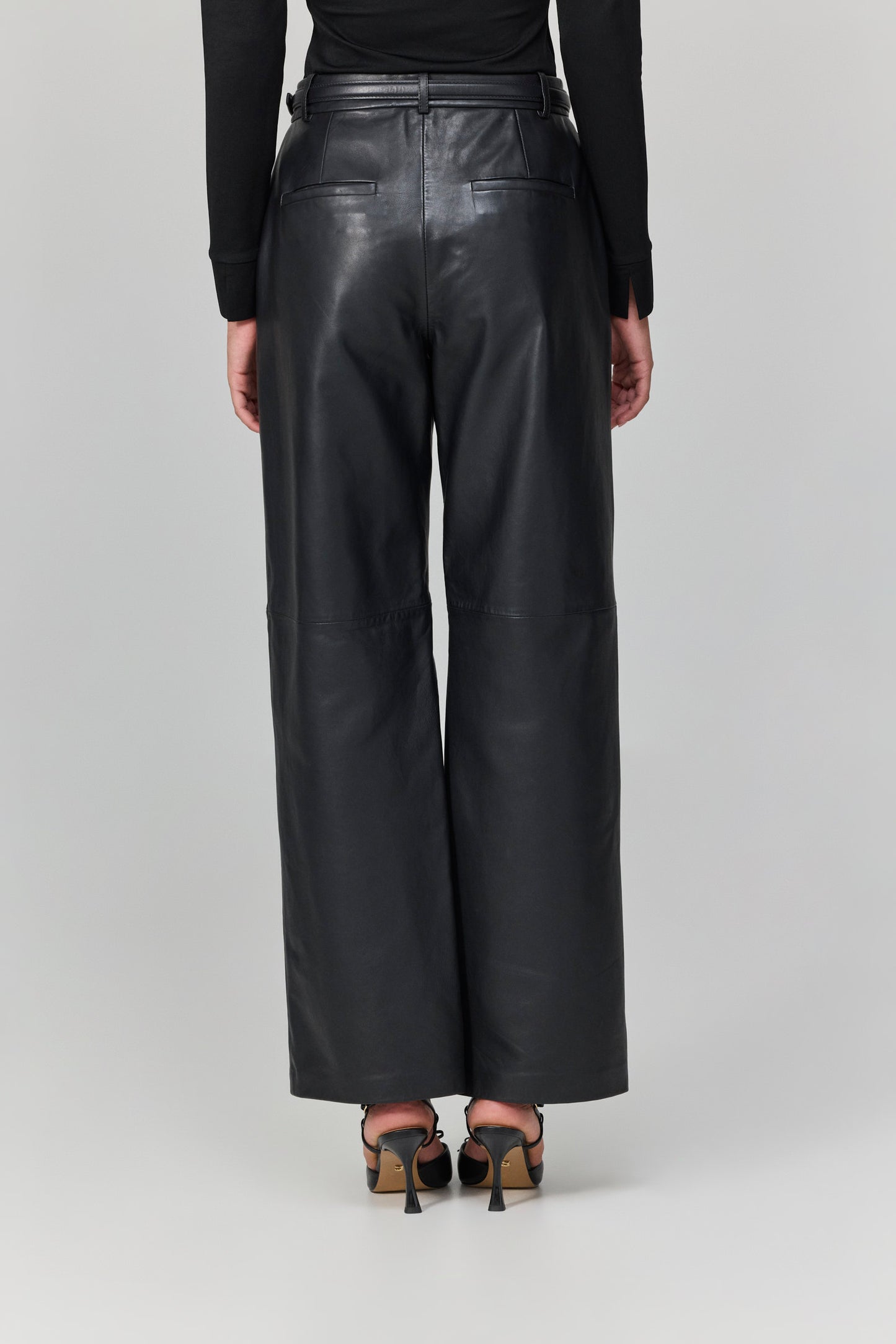 מכנסיים עם נוכחות