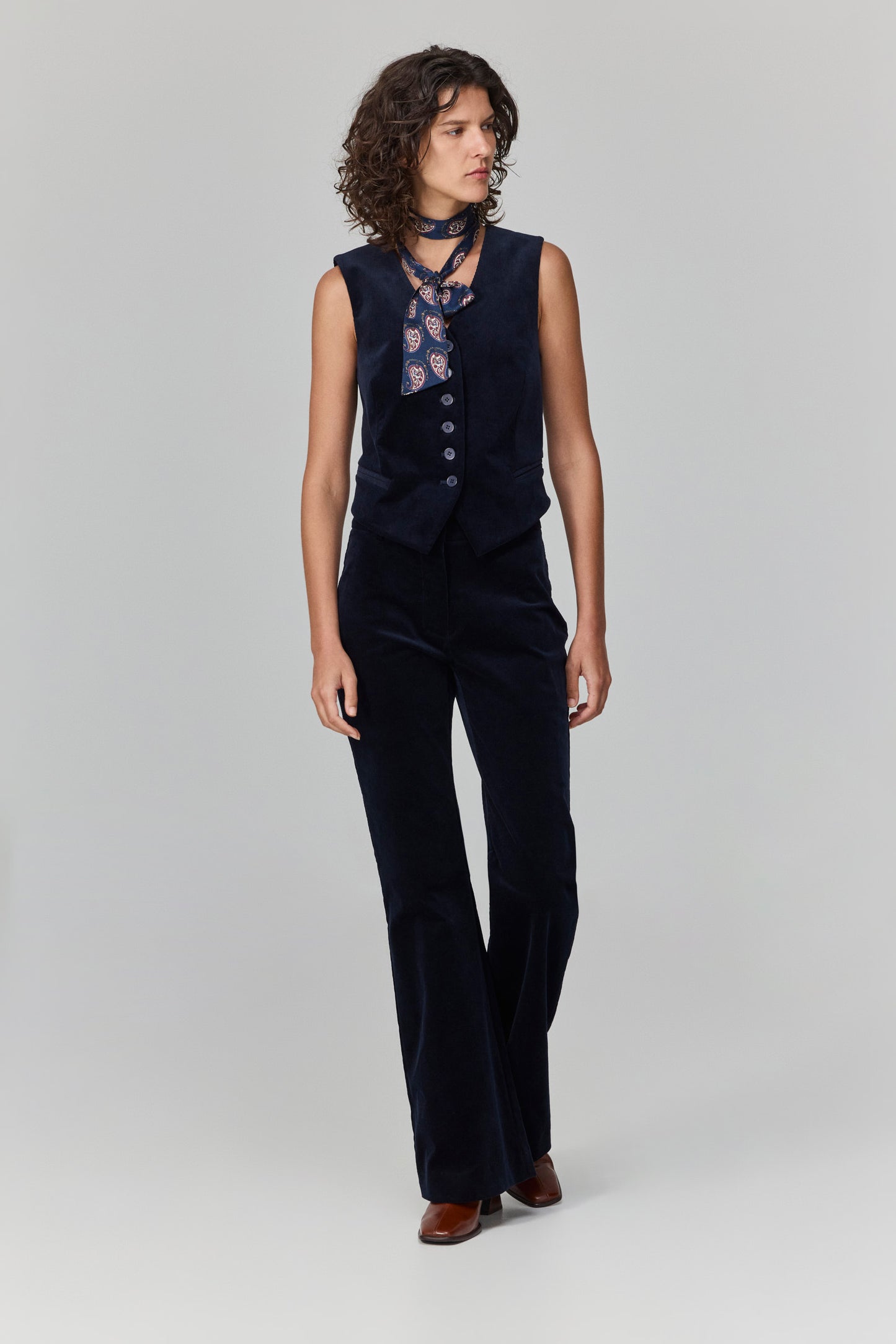 עניבה שלא מתנצלת