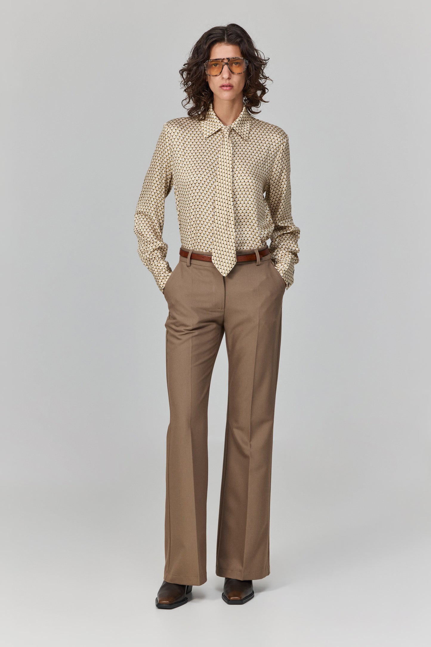 מכנסיים עם חזון