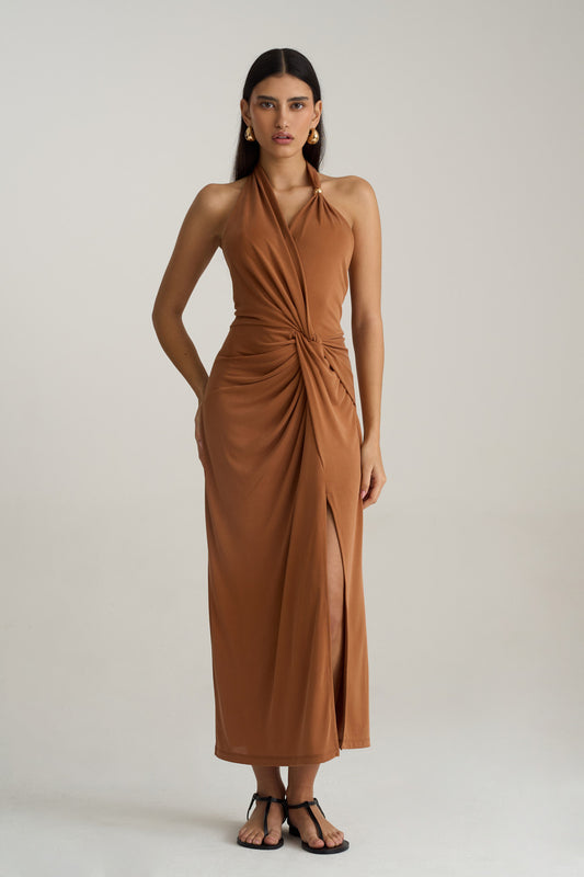 שמלה שמסובבת ראשים