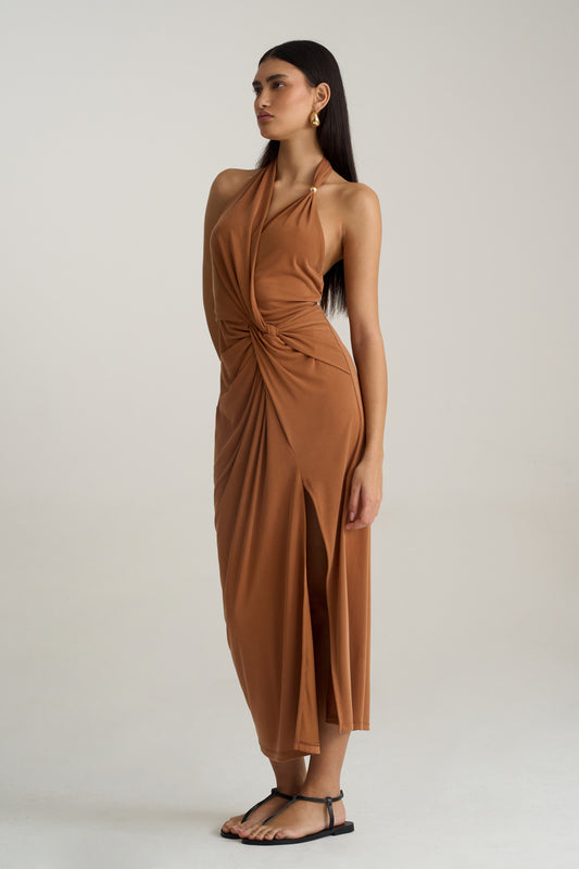 שמלה שמסובבת ראשים