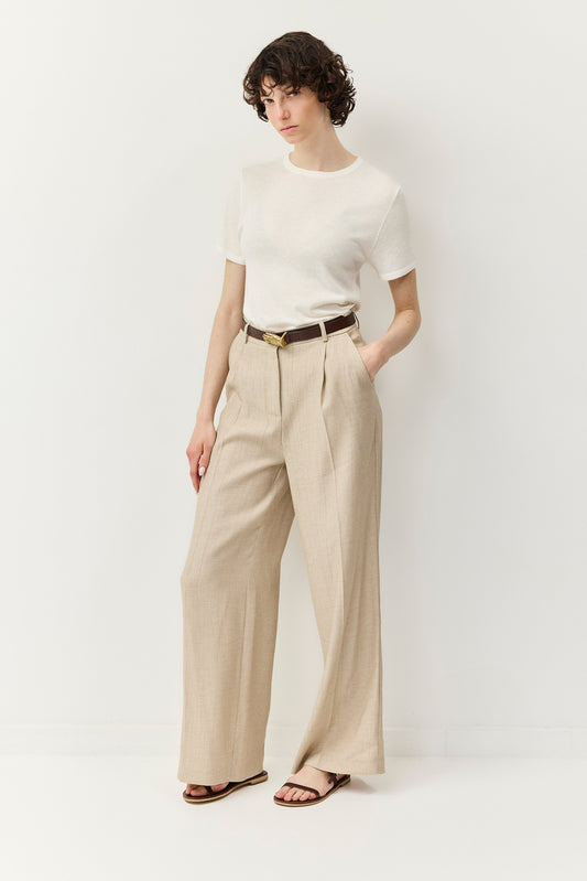 מכנסיים שזורמים על הכל