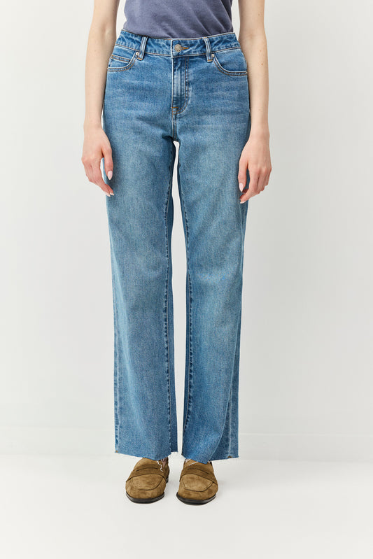 ג'ינס עם הרבה מקום