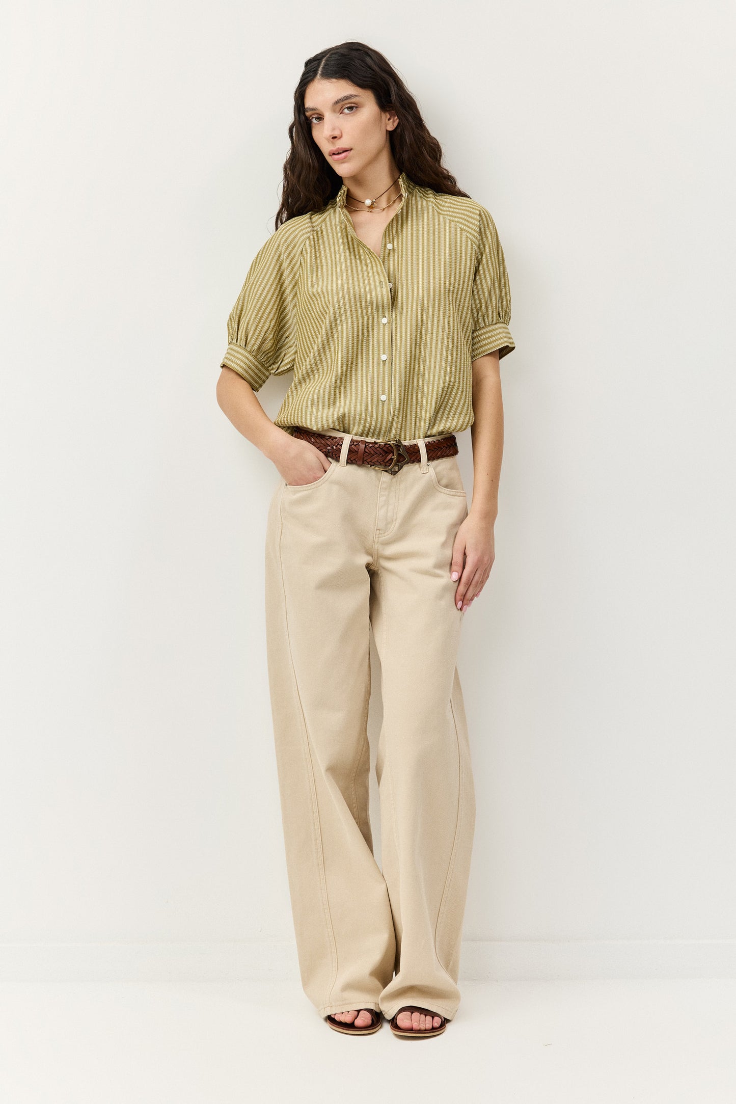 מכופתרת שיודעת הכל